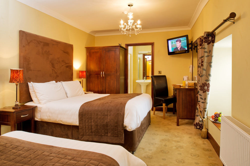 The Wild Atlantic Lodge Ballyvaughan Exterior photo